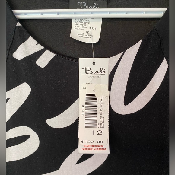 Bali script print ruffle hem dress Sz 12 NWTs 95% viscose PTP 21” length 39” - Picture 5 of 6